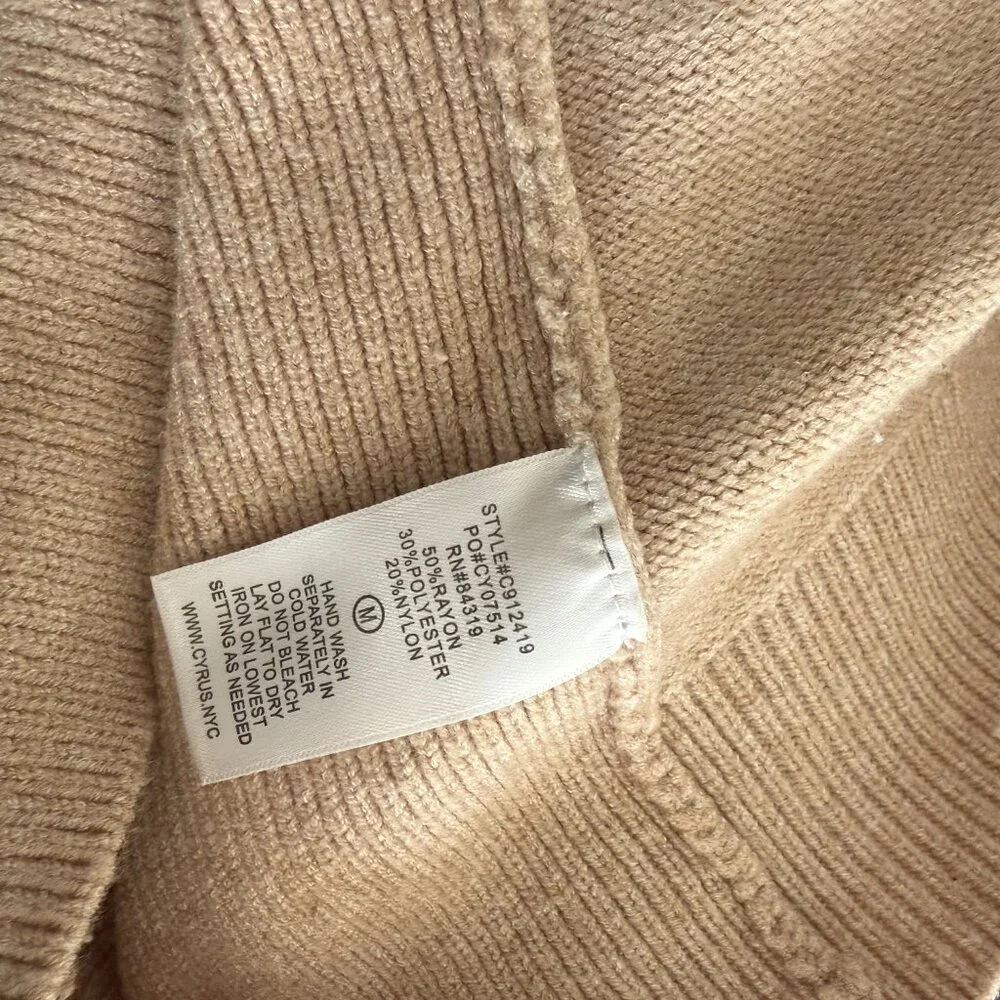 NWOT Cyrus medium cream sweater vest - Picture 4 of 5